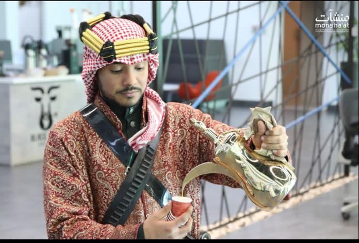 دور قهوجيين وصبابين بالرياض في رفع مستوى الضيافة